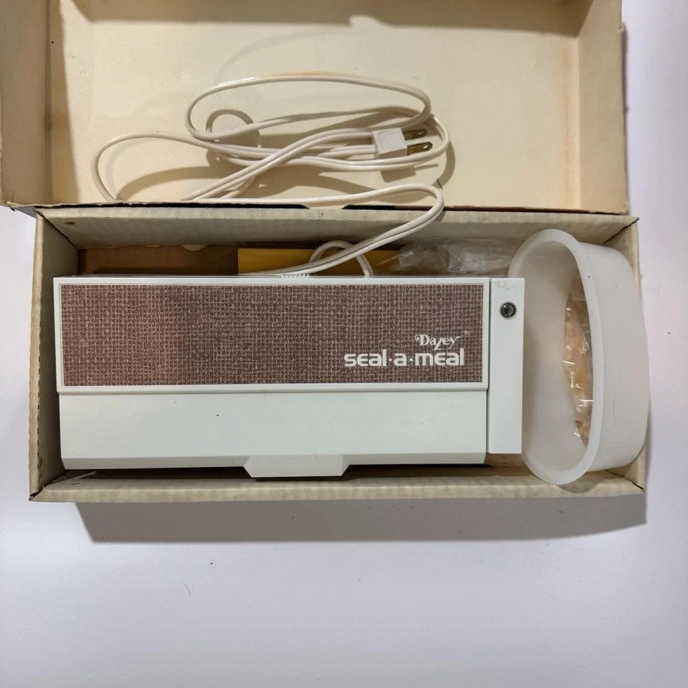 VTG 70s Dazey Seal-A-Meal Vacuum Sealing Appliance Original Box Model 5000